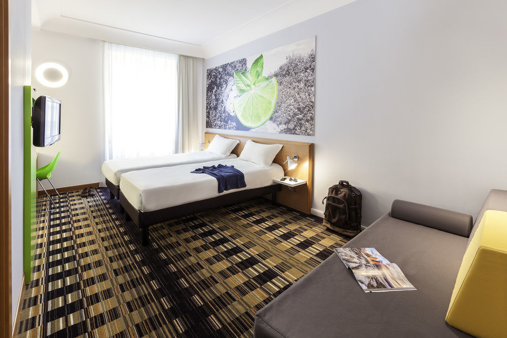 Ibis Styles Napoli Garibaldi Hotel Ngoại thất bức ảnh