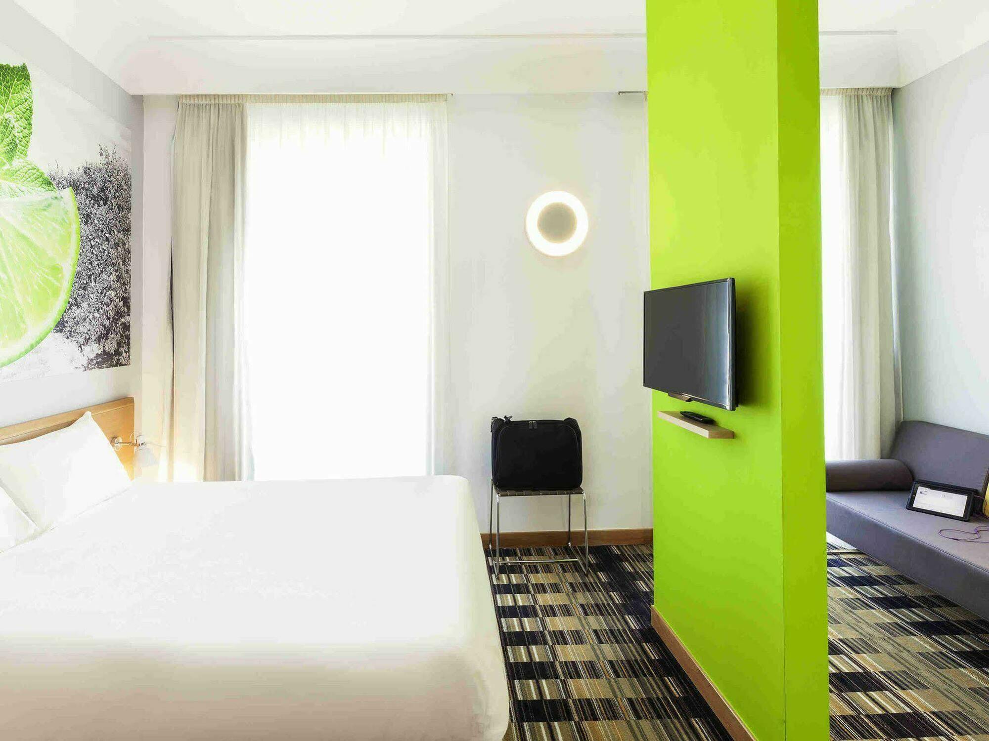 Ibis Styles Napoli Garibaldi Hotel Ngoại thất bức ảnh